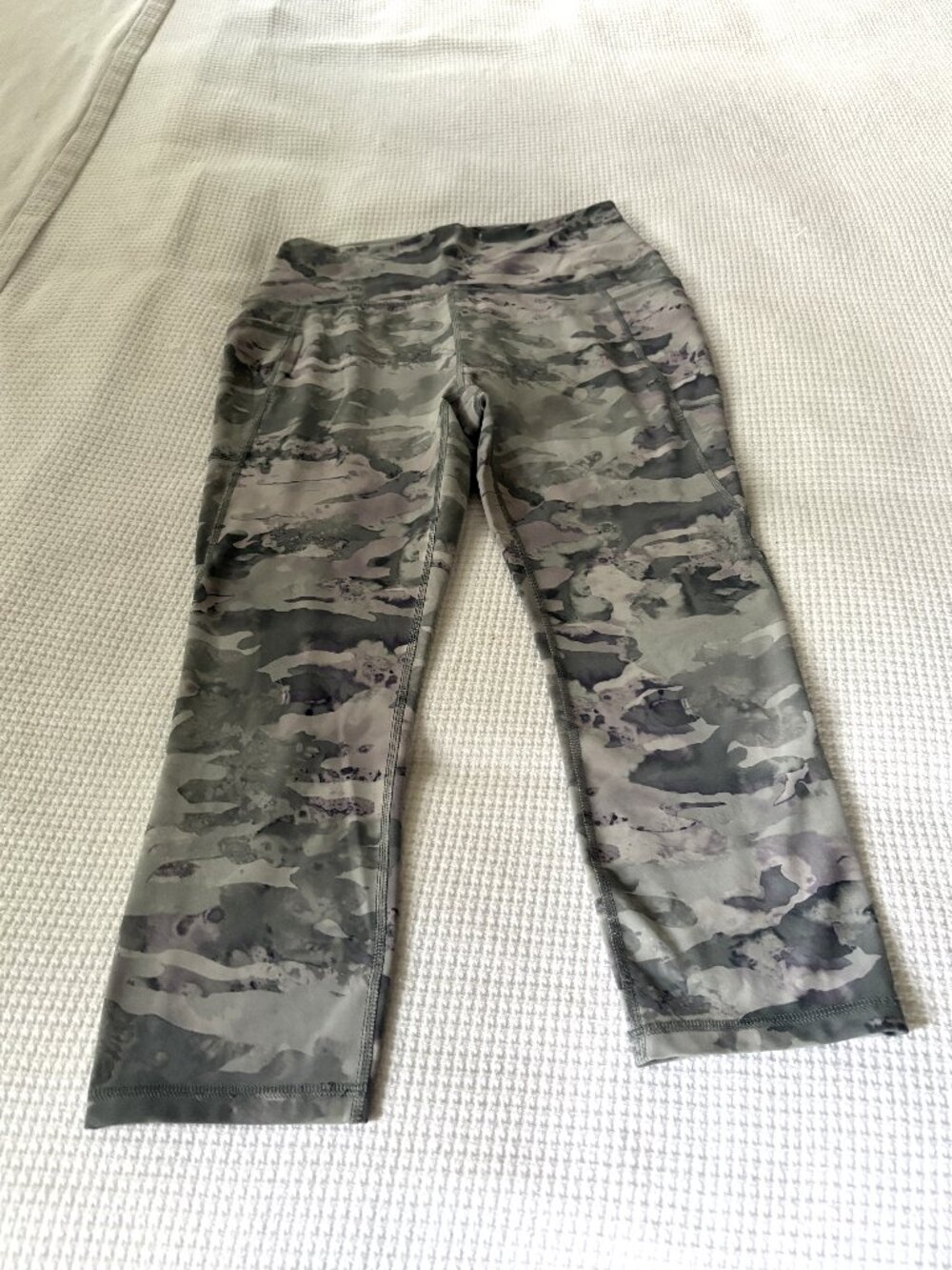 Gray Print Leggins by RBX